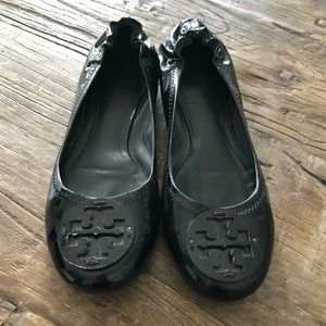 Like new! Black Patent Tory Burch Minnie Flats